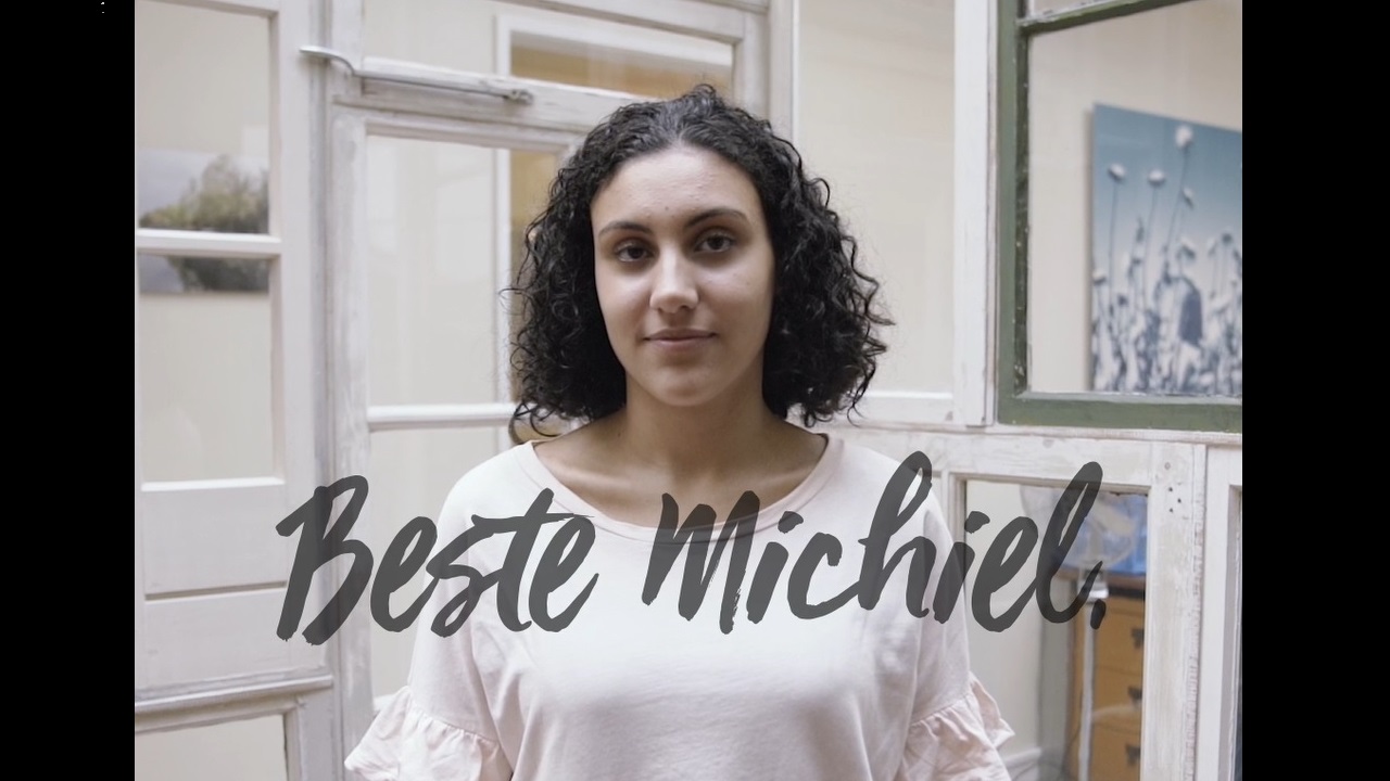 Afbeelding bij video: Docent Michiel maakt het verschil voor Yasmine