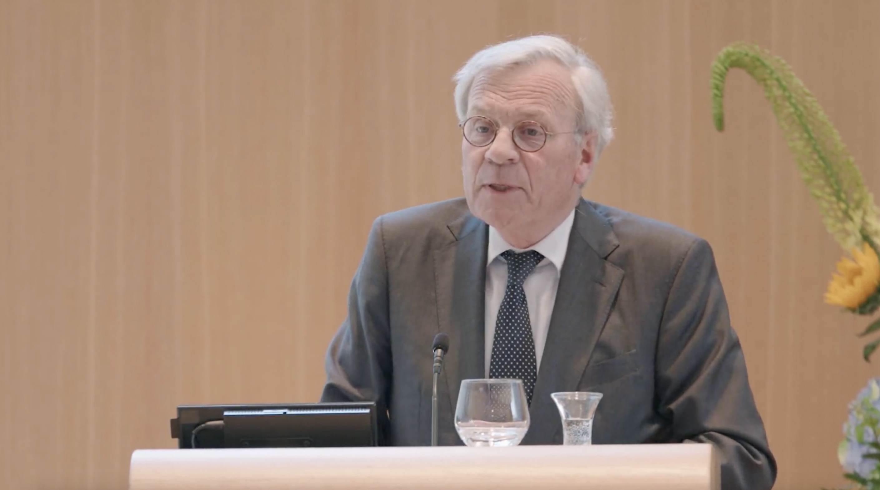 Afbeelding bij video: AIV-symposium 3 juni 2022 - Jaap de Hoop Scheffer