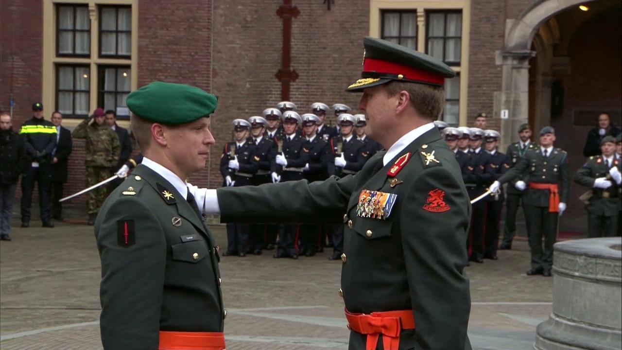 Afbeelding bij video: Benoeming majoor Gijs Tuinman tot Ridder Militaire Willems-Orde