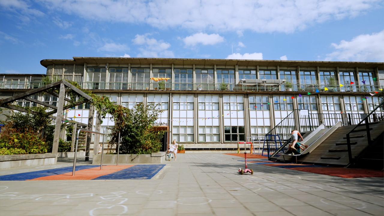 Afbeelding bij video: Erfgoed Duurzaamheidsprijs 2024 - Kantinegebouw ENKA, Ede